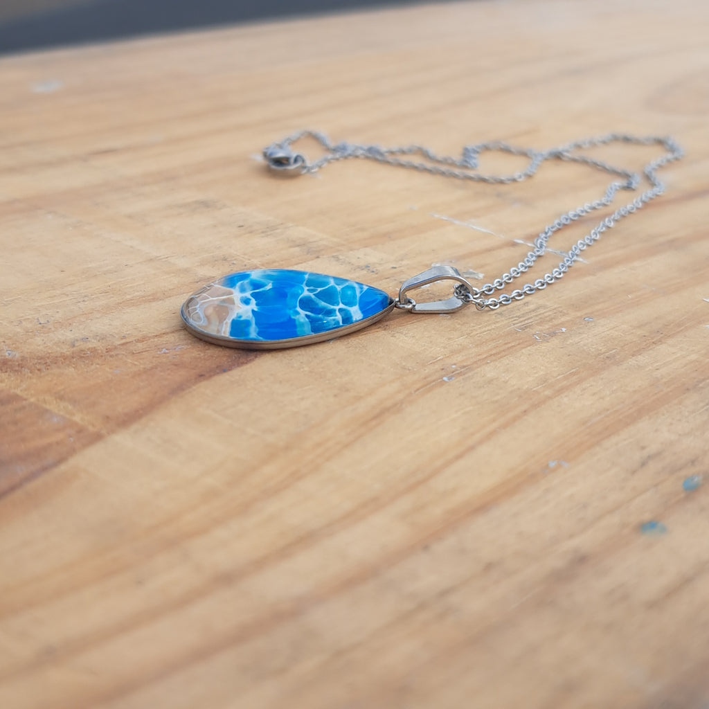 P1018 Beach Teardrop Necklace