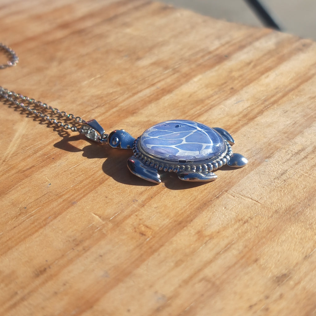 ST1010 Purple Turtle Necklace