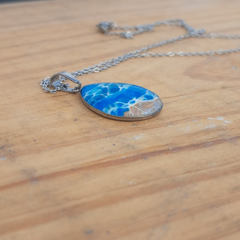 P1018 Beach Teardrop Necklace